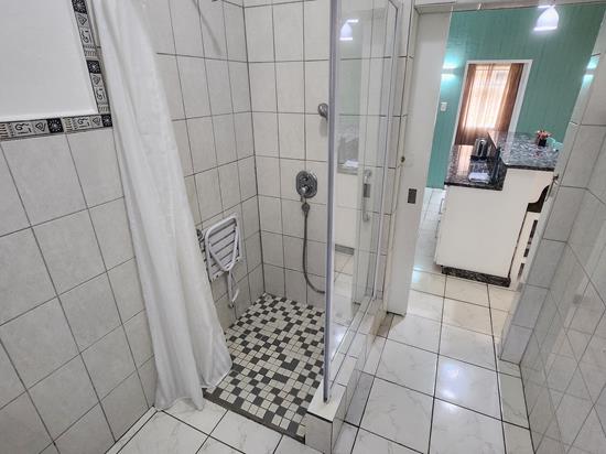 Plettenberg, A Forever Resort: 6-Sleeper Brick Chalet (Wheelchair accessible). No river view. 3 bedrooms (2 single beds & 2 bunk beds)