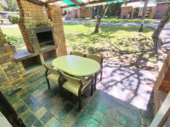 Plettenberg, A Forever Resort: 6-Sleeper Brick Chalet (Wheelchair accessible). No river view. 3 bedrooms (2 single beds & 2 bunk beds)