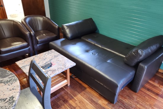 Plettenberg, A Forever Resort: 4-Sleeper Timber Chalet. No river view. 1 bedroom (1 double bed & Sleeper Couch for kids)